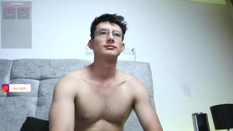 Snapshot of alexxx__01 chatting on September 30, 11:19 pm Alex online show from September 30, 11:19 pm