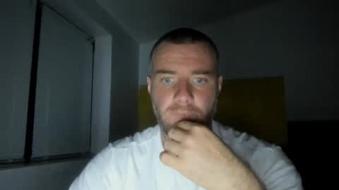 alfiesolomons87 online show from April 13, 7:14 pm