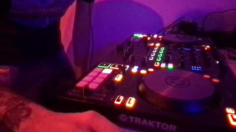 Snapshot of alien8720 chatting on February 27, 7:04 pm busco rockera online show from February 27, 7:04 pm