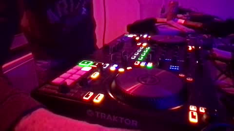 Snapshot of alien8720 chatting on February 11, 7:16 pm busco rockera online show from February 11, 7:16 pm