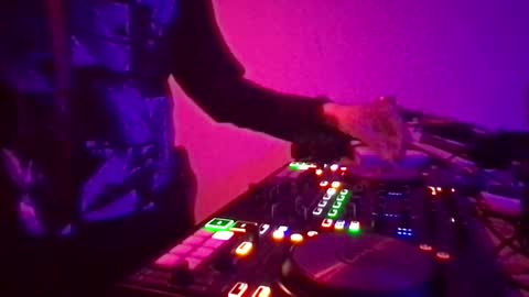 Snapshot of alien8720 chatting on February 13, 6:38 pm busco rockera online show from February 13, 6:38 pm