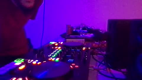 Snapshot of alien8720 chatting on February 8, 12:17 pm busco rockera online show from February 8, 12:17 pm