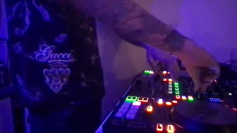 Snapshot of alien8720 chatting on March 6, 6:48 pm busco rockera online show from March 6, 6:48 pm