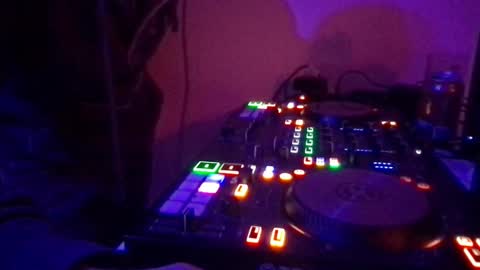 Snapshot of alien8720 chatting on March 5, 12:27 am busco rockera online show from March 5, 12:27 am
