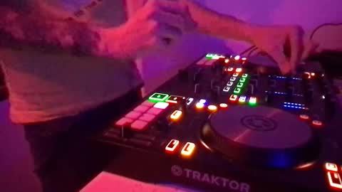 Snapshot of alien8720 chatting on February 24, 7:08 pm busco rockera online show from February 24, 7:08 pm