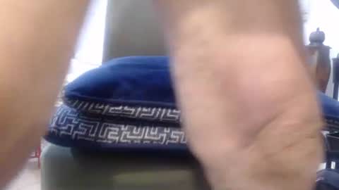 aliuno123456789 online show from April 22, 9:14 am