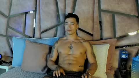 Snapshot of alixmartin1 chatting on September 23, 12:43 am alix online show from September 23, 12:43 am