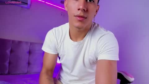 Snapshot of allexcano chatting on December 9, 7:46 pm Allex online show from December 9, 7:46 pm