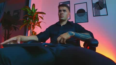 alpha_dominus_ online show from April 12, 3:53 am