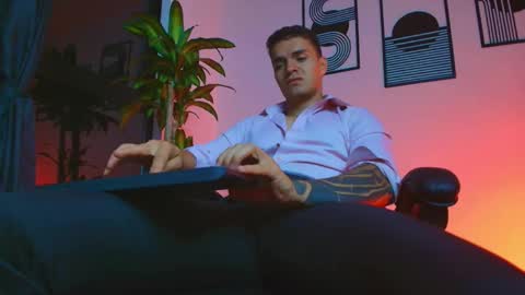 alpha_dominus_ online show from April 10, 6:20 am