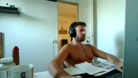 alphah_hunk online show from June 3, 6:13 pm