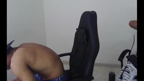 alphas_latins online show from April 4, 10:40 pm