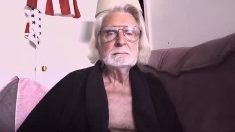 AlphaUniform online show from October 29, 4:10 pm