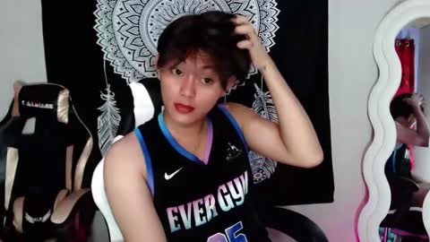 Snapshot of alyx_lust chatting on February 5, 2:05 pm Alyx online show from February 5, 2:05 pm