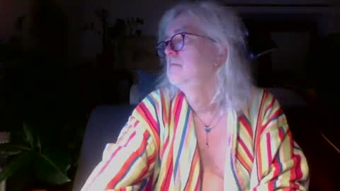 Amberr11 online show from February 2, 11:42 pm