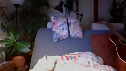 Amberr11 online show from January 2, 11:27 pm