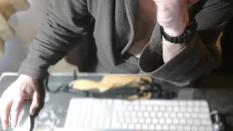 amslave4f online show from April 30, 9:05 am