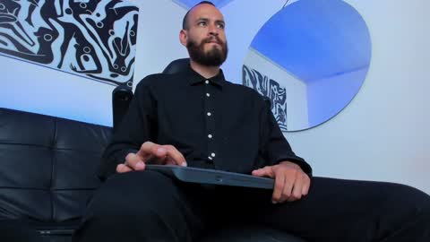 Andrs   -                   online show from January 11, 7:05 pm