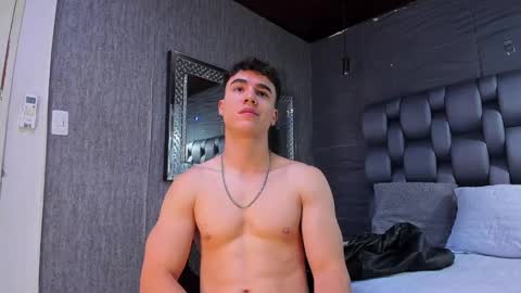 Snapshot of andre_parker chatting on December 23, 11:28 pm Andre Parker online show from December 23, 11:28 pm