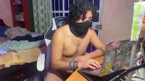 Snapshot of andrelabuda9 chatting on October 19, 7:33 am Andre Labuda online show from October 19, 7:33 am