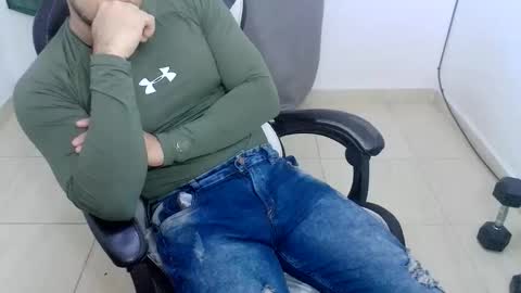 andres180950734 online show from February 27, 12:34 am