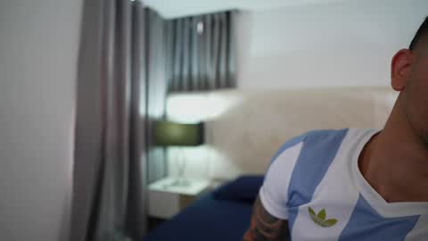 Andres Lopez online show from April 24, 3:25 pm