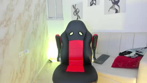 Snapshot of andres_stud chatting on September 27, 8:45 am andres_stud online show from September 27, 8:45 am