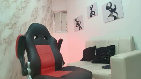 andres_stud online show from December 18, 5:36 am