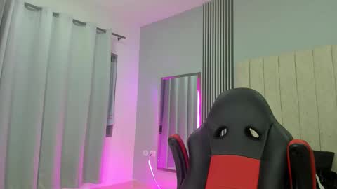 Snapshot of andres_stud chatting on September 16, 4:57 am andres_stud online show from September 16, 4:57 am