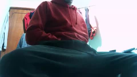 andrescaraballo18 online show from February 8, 5:24 am