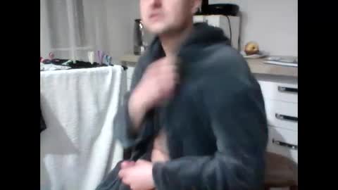 andrew3356577 online show from February 10, 2:41 am