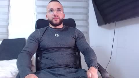 andrew_holden__ online show from January 14, 2:05 am