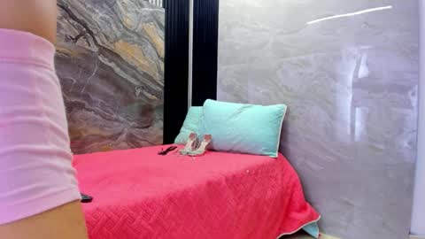 Andrew Taylor0 online show from March 18, 9:07 pm