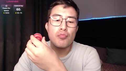 andrewmhilton_ online show from February 1, 7:18 am