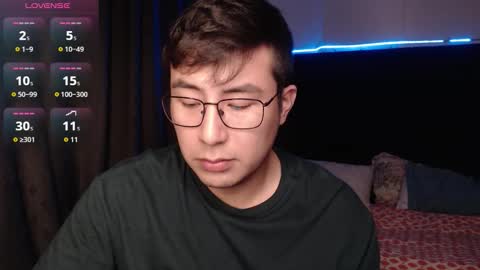 andrewmhilton_ online show from December 23, 7:28 am