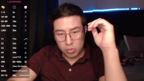 andrewmhilton_ online show from November 25, 5:53 am