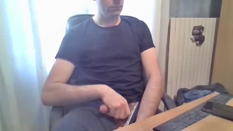 andrewpc192 online show from March 7, 8:23 am