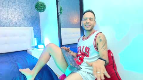 Snapshot of andrey_u92 chatting on February 15, 1:49 pm online show from February 15, 1:49 pm