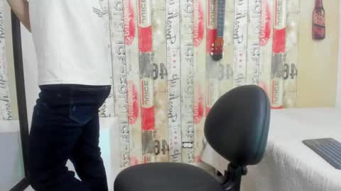 Snapshot of andrey_u92 chatting on January 14, 11:53 am online show from January 14, 11:53 am