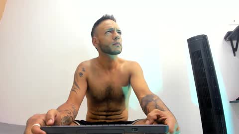 Snapshot of andrey_u92 chatting on February 16, 1:27 pm online show from February 16, 1:27 pm