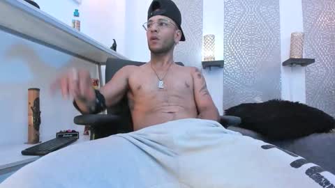 Snapshot of andrey_u92 chatting on September 14, 9:50 pm online show from September 14, 9:50 pm