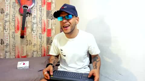 Snapshot of andrey_u92 chatting on December 3, 7:55 pm online show from December 3, 7:55 pm