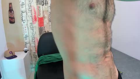 Snapshot of andrey_u92 chatting on February 18, 9:42 pm online show from February 18, 9:42 pm