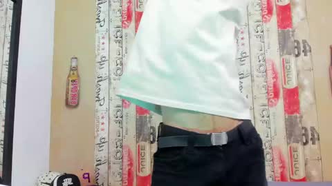 Snapshot of andrey_u92 chatting on January 18, 4:19 am online show from January 18, 4:19 am