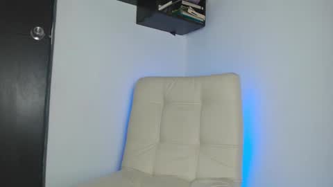 andy_collins__ online show from September 21, 3:01 pm