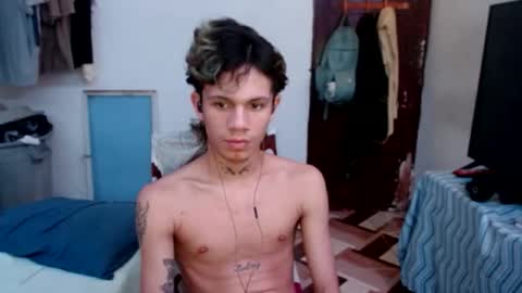 andy_dan1 online show from May 26, 8:21 am