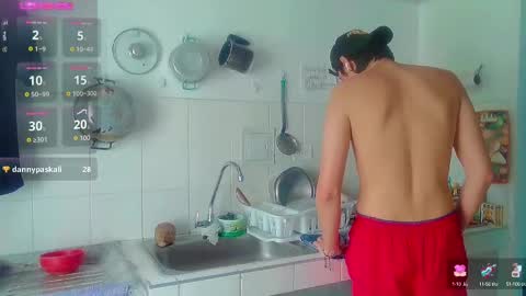 Snapshot of andy_gray01 chatting on December 23, 5:32 pm Andy Gray online show from December 23, 5:32 pm