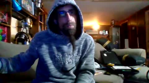 Snapshot of andybadass chatting on December 17, 9:28 am andybadass online show from December 17, 9:28 am