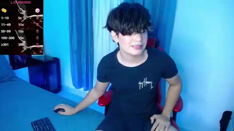 Snapshot of andyboy_19 chatting on January 30, 11:13 pm andy online show from January 30, 11:13 pm