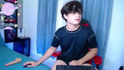 Snapshot of andyboy_19 chatting on February 13, 10:00 pm andy online show from February 13, 10:00 pm